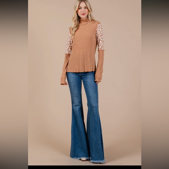 Boho Animal Print Color Block Top - Picture 5 of 6